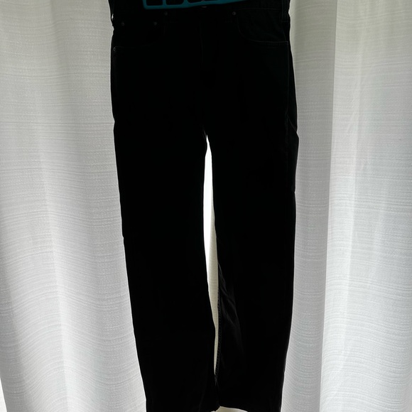 Levi pants - Picture 2 of 5